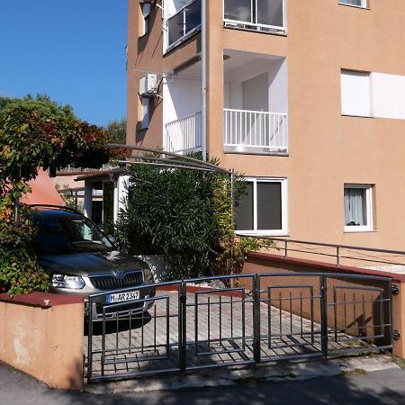 Apartman Nelamore - Krk Town, 300 Meters To The Beach Exterior photo